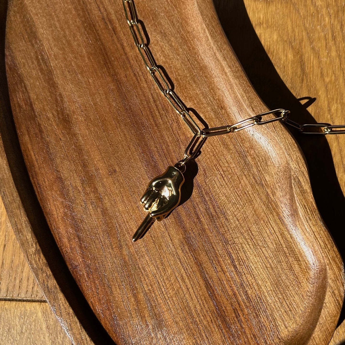 Collier doigt